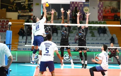 Bursa Büyükşehir Belediyespor Akkuş'u 3-1 yendi.