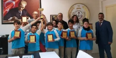 Didim’de Ödüllü Voleybolculara Plaket