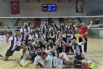 Düziçi İstiklal Voleybol ilk maçta galip