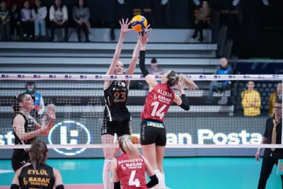 Müthiş maçta dörtlü finale yükselen VakıfBank oldu
