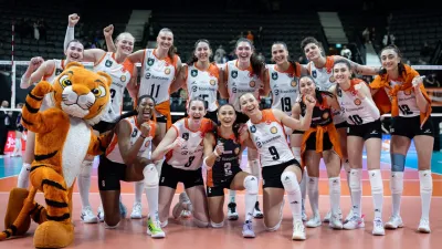 Eczacıbaşı Dynavit üçüncülük yolunda ilk maçta Zeren Spor'u 3-1 yendi