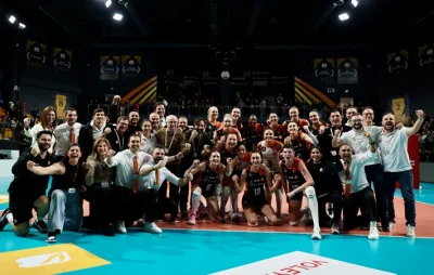 Eczacıbaşı Dynavit, VakıfBank'ı kendi evinde yendi