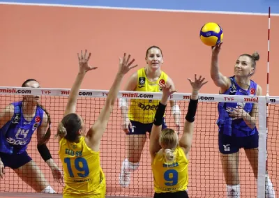 Fenerbahçe Opet PTT'yi 3-0 yendi