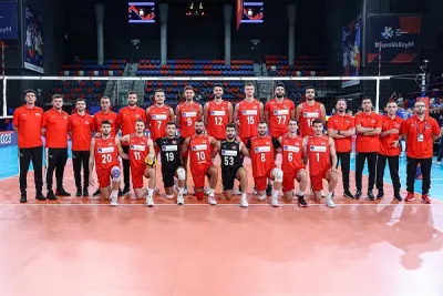 Efeler Romanya karşısına galibiyet için çıkıyor