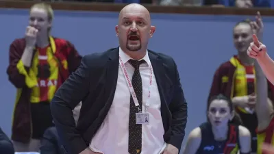 Göztepe'de Ataman Güneyligil ile Yollar Ayrıldı