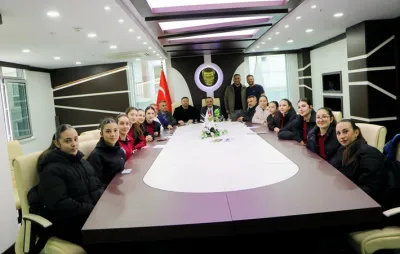 Hopa Voleybol Spor Kulübü Ticaret ve Sanayi Odası'nı Ziyaret Etti