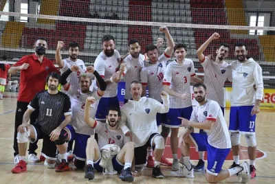 Karacabey Belediyespor umutlarını son maça taşımayı başardı