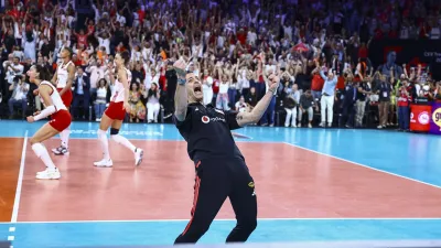 Kontrol Bizdeydi, Yaşananlar Garipti