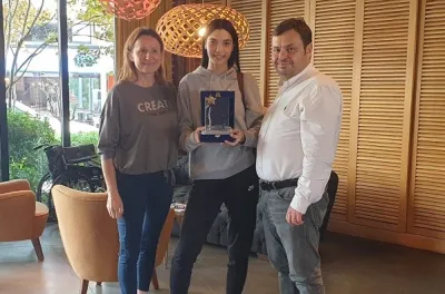 Lila Şengün'e plaket