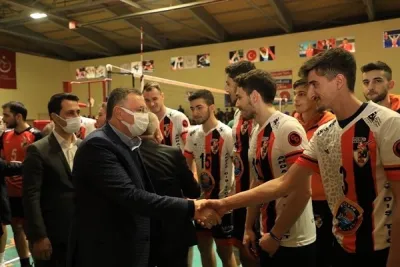 Hatay BB Başkanı Lütfü Savaş, Erzin Yeşilkent'in mücadelesini Erzin'de seyretti