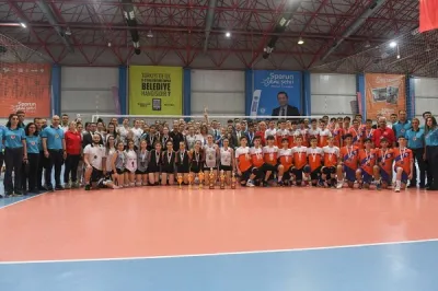 VakıfBank ve Okyanus Koleji Şampiyon