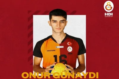 Galatasaray genç smaçör Onur Günaydı ile yeniden anlaştı