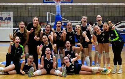 Sarıyer Belediyesi Midi Kız Takımından Liderlik Geri Dönüşü