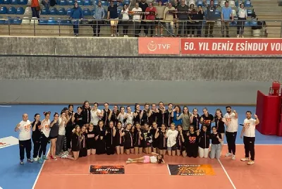 İstanbul altyapı liglerinde en çok kupa alan kulüp SET Voleybol