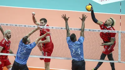 SMS Grup Efeler Ligi'nde Play-Off 5-8 Etabı Sona Erdi