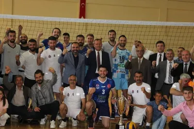 Adilcevaz'da Coşkulu Kutlama