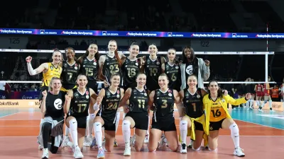 VakıfBank Kupa Voley'de Finalde: Giovanni Guidetti Takımıyla Gurur Duyuyor