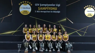 VakıfBank sezonu 3 kupa ve 7. yıldızla tamamladı