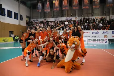 Eczacıbaşı Dynavit Galatasaray'dan rövanşı aldı