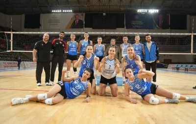 Viranşehir Voleybol Kayseri Voleybol'u yenerek seriyi 17. maça çıkarttı