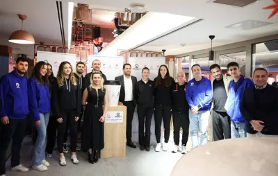 Voleybolun Kalbi Bebek Arabica Coffe House' da Attı:
