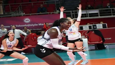 Yedincilik yolundaki ilk maçta Nilüfer Belediyespor Eker, THY'yi 3-2 yendi