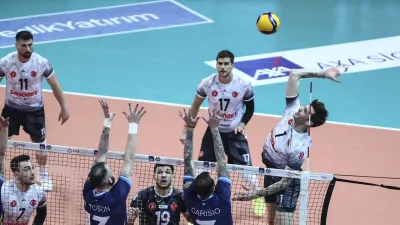 Arkas Spor 30 Ekim'den beri kaybetmeyen Ziraat Bankkart'ı yine yendi ve kupadan eledi