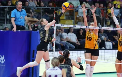 Zeren Spor'u 3-1 yenen VakıfBank Kupa Voley'de Yarı Final'de