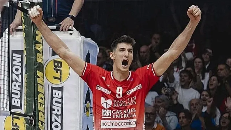 Efe Mandıracı İtalya'da tarih yazdı Piacenza avantajı kaptı