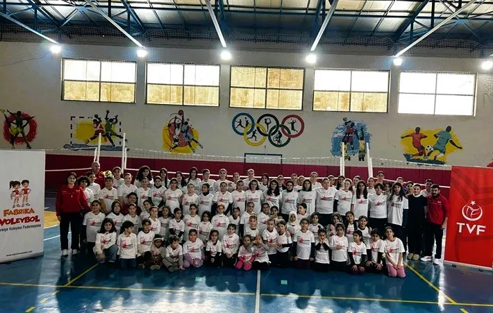 Fabrika Voleybol Yeni Okulunu Mardin-Artuklu'da Açtı