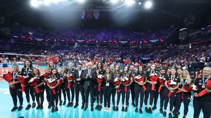 İstanbul'da Özel Gece Filenin Sultanları’na Sinan Erdem’de Görkemli Tören